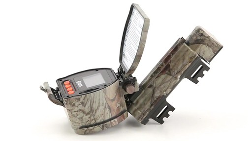 Eyecon Crossfire 7MP Invisi-Flash Trail/Game Camera Camo 360 View - image 9 from the video